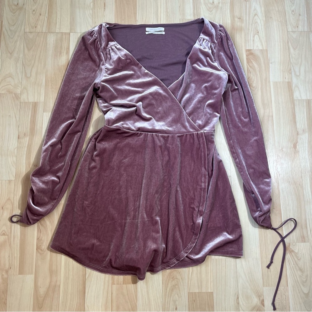 Urban‎ Outfitters Womens Pink Velvet Dress/Romper  Long Sleeve Small
